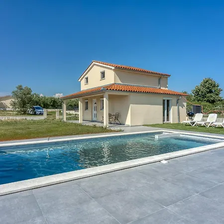 Cozy With Pool - Happy Appartamento Fažana