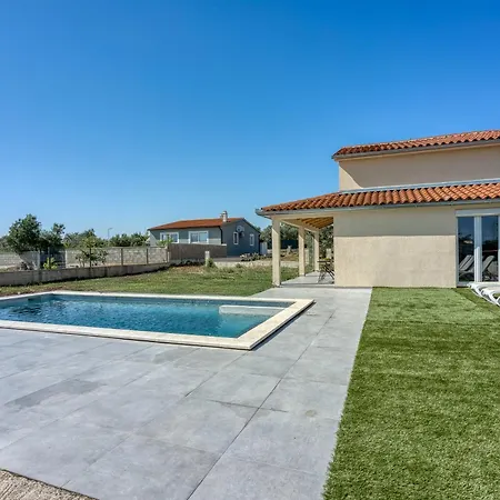 Appartamento Cozy With Pool - Happy